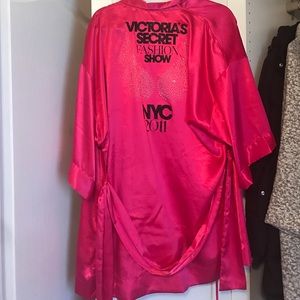 Victoria's Secret 2011 fashion show robe