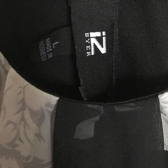 Floral Halter Blouse - Picture 5 of 5