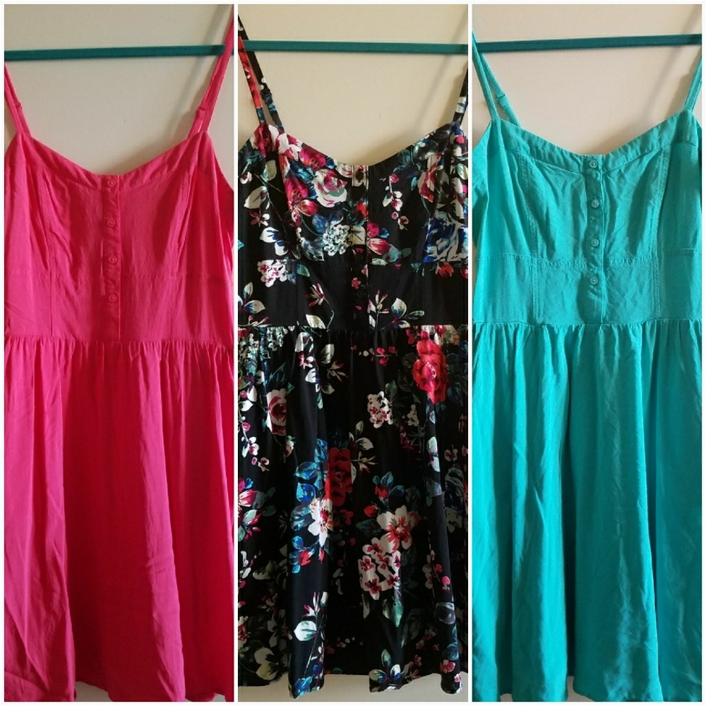 VGUC LOT of 3 flouncy dresses from Express size M