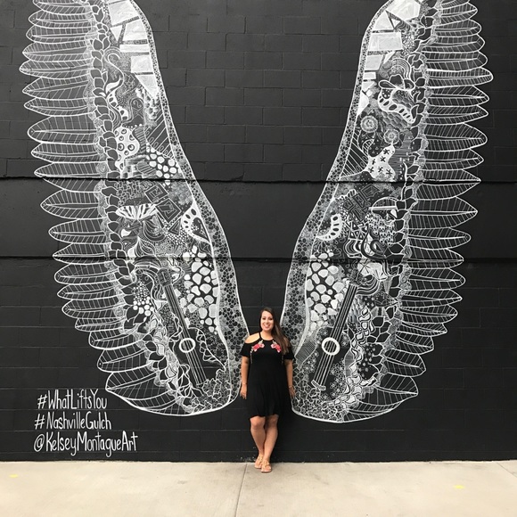 Meet your Posher, Alexandra - Picture 3 of 5