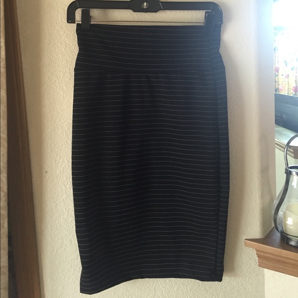LuLaRoe Dresses & Skirts - BLACK PIN STRIPE XS BLACK CASSIE LULAROE NWT