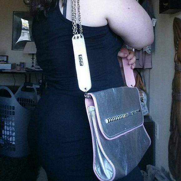 Ona Saez metallic crossbody bag - Picture 3 of 7