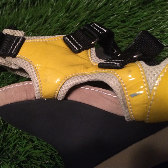 Made in Italy vintage DKNY wedges price drop today only - Picture 7 of 8