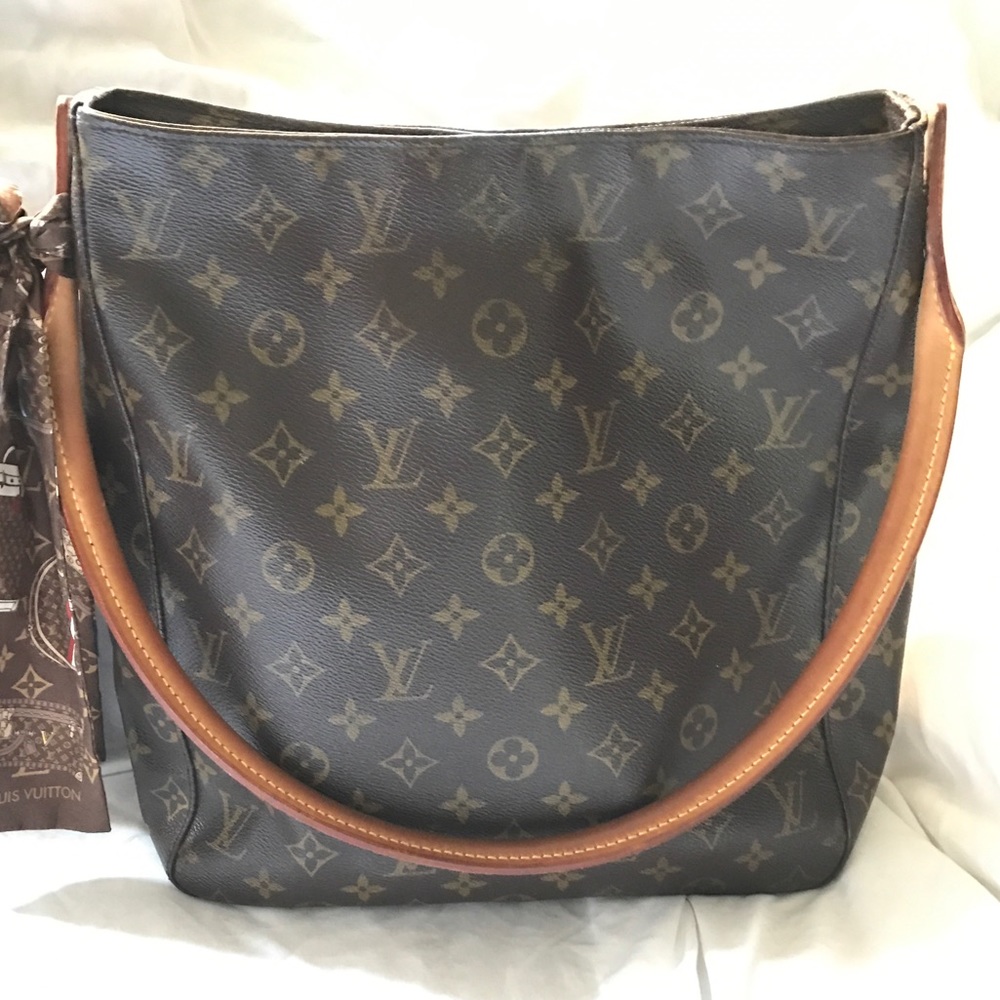 💕SOLD💕💕Authentic Louis Vuitton Looping GM 💕