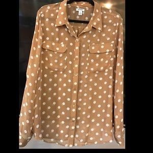 🆕 without tags. Women's shear button down top.