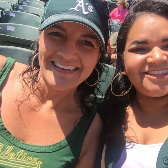 Meet your Posher, Angela - Picture 2 of 4