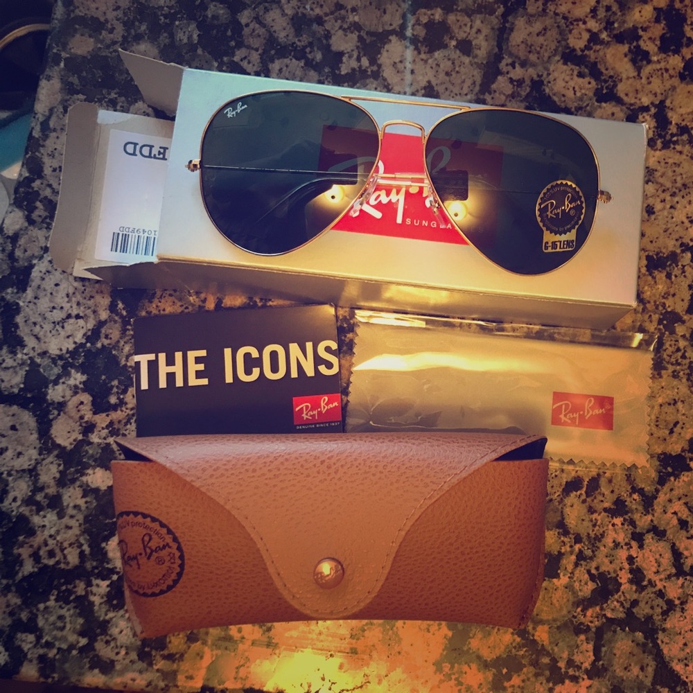 Ray-Ban Aviators - Picture 1 of 3