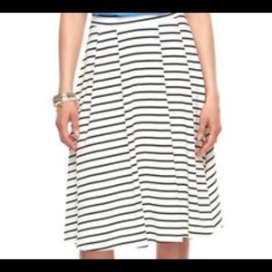 Elle striped, pleated skirt