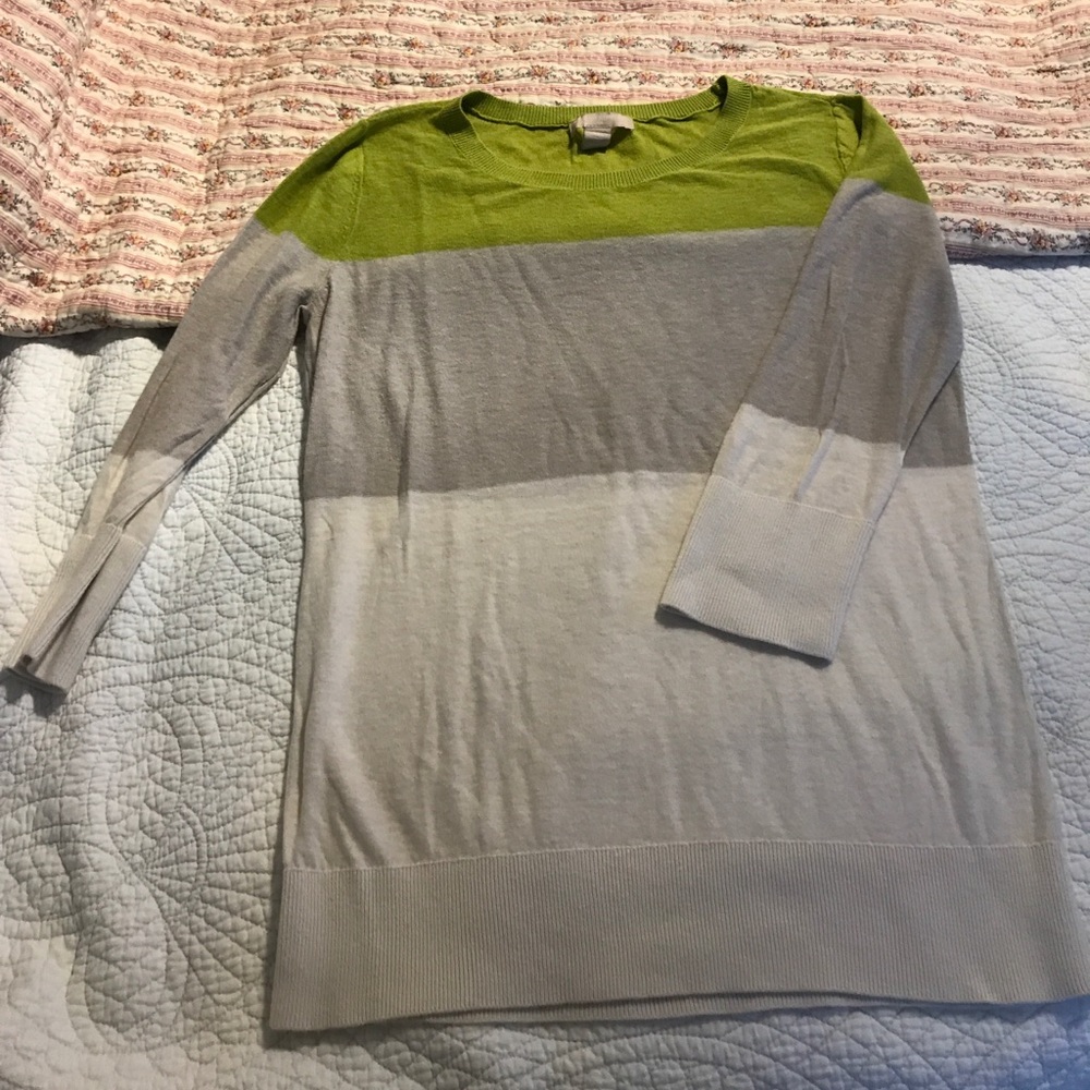 Lightweight sweater