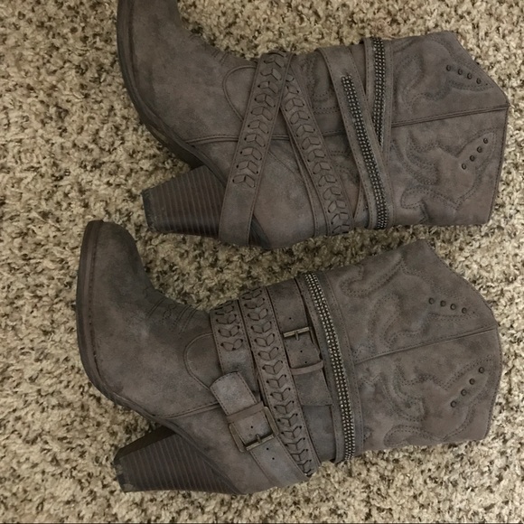 MIA boots barely worn! Size 7.5! - Picture 1 of 1
