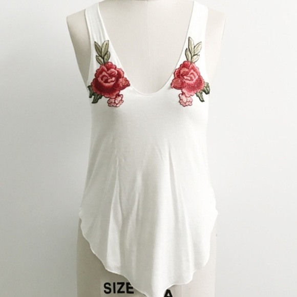 🚨FINAL SALE🚨 🌹Rose Embroidered Tie Crop Top 🌹 - Picture 3 of 3