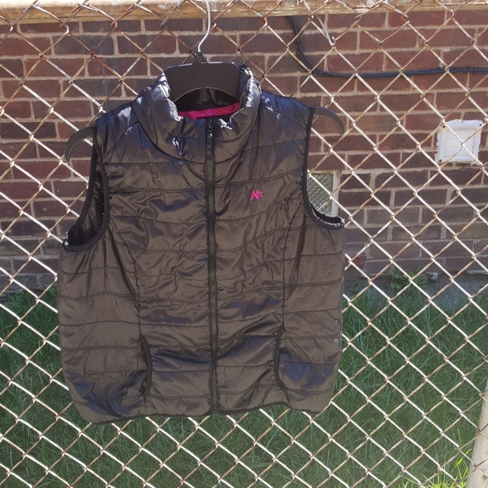 Aeropostale vest