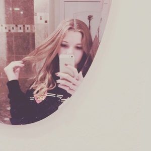 Meet your Posher, Bella