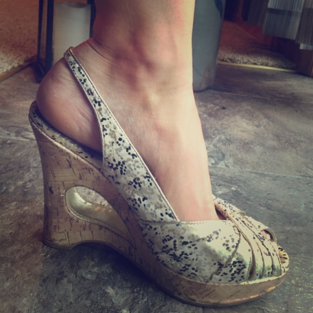 BKE WEDGES - Cut Out Wedge - Size 7.