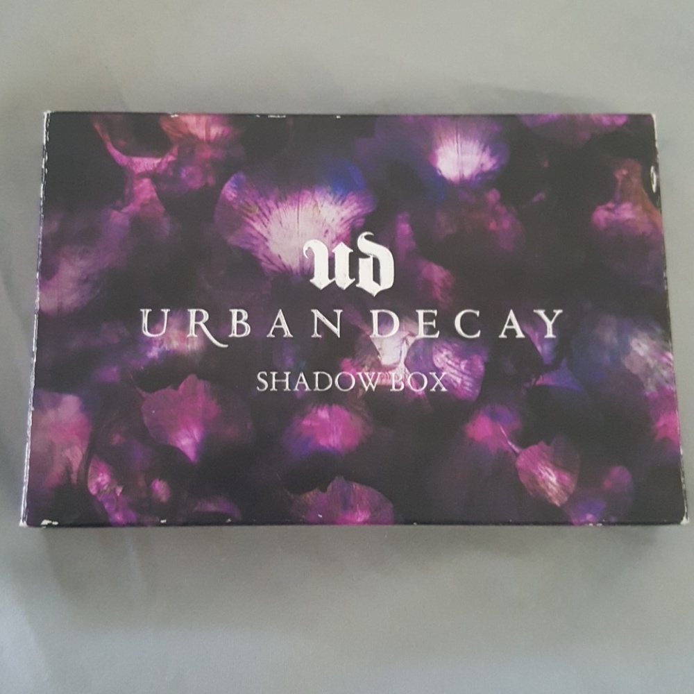 URBAN DECAY SHADOW BOX