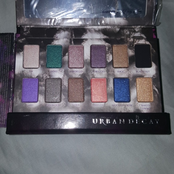 URBAN DECAY SHADOW BOX - Picture 3 of 5