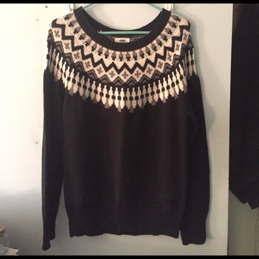 black old navy sweater with patterned top