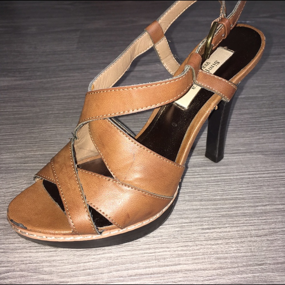 Vera Way Size 5.5 Tan Heels
