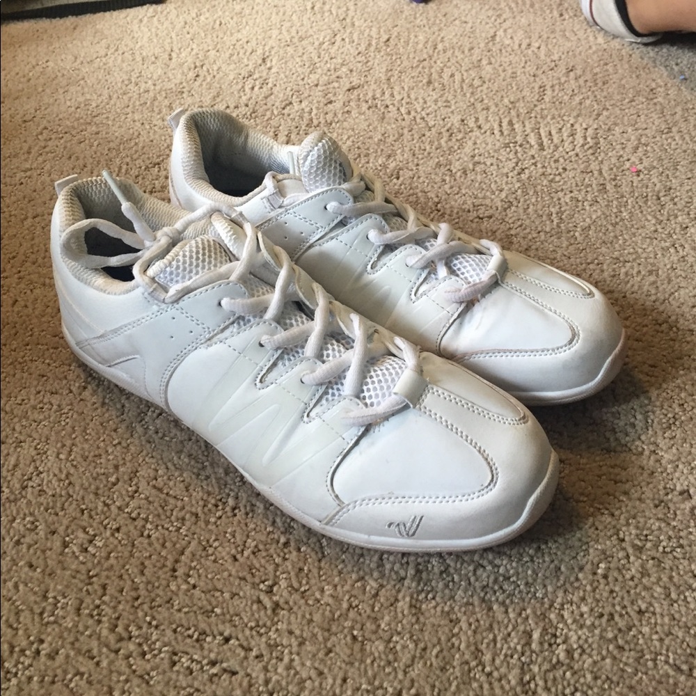 size 10.5 varsity school cheer shoes