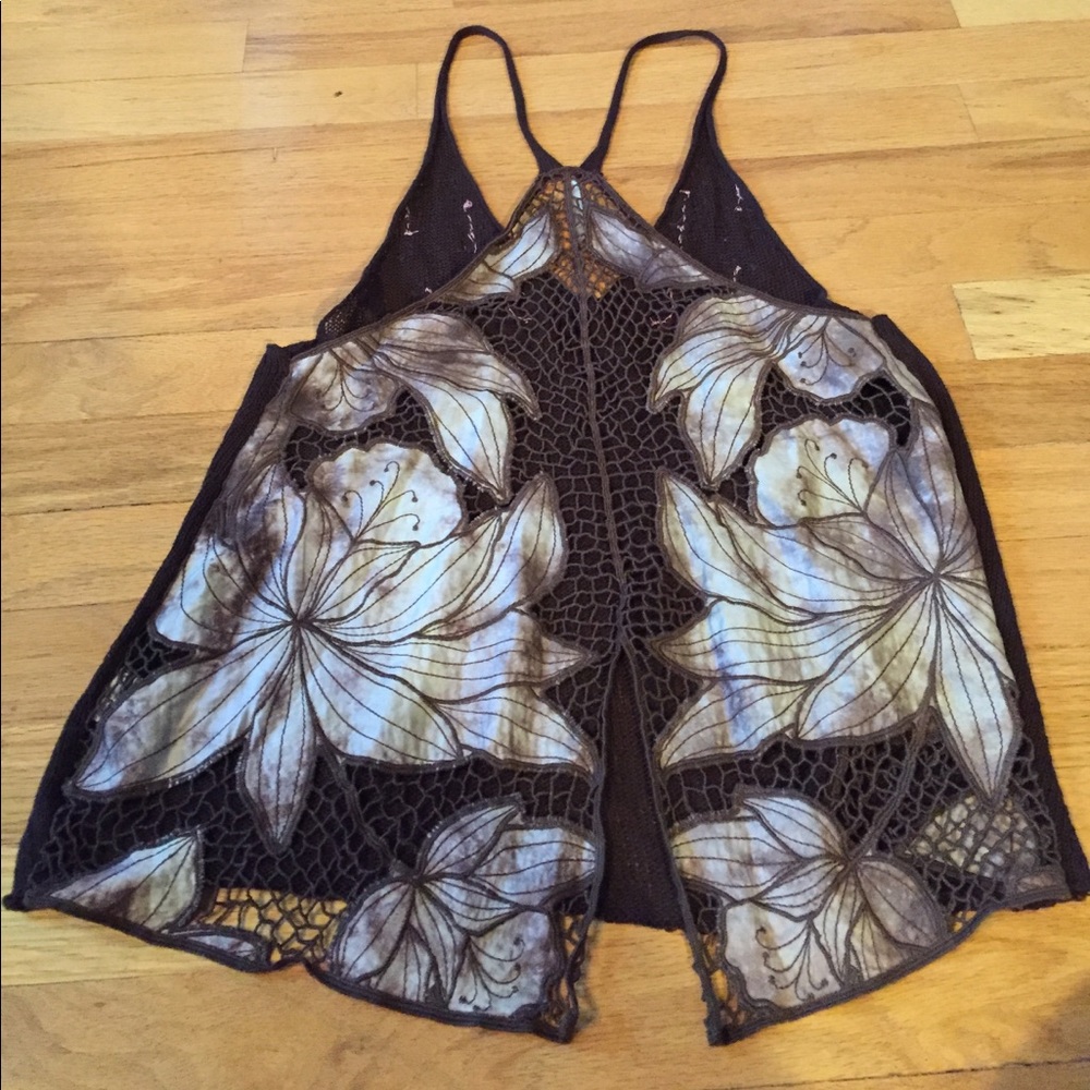 Free People racerback Knit w/open leafpattern back