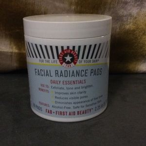 First Aid Beauty Facial Radiance Pads