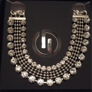 Dylanex "Zoey" necklace.