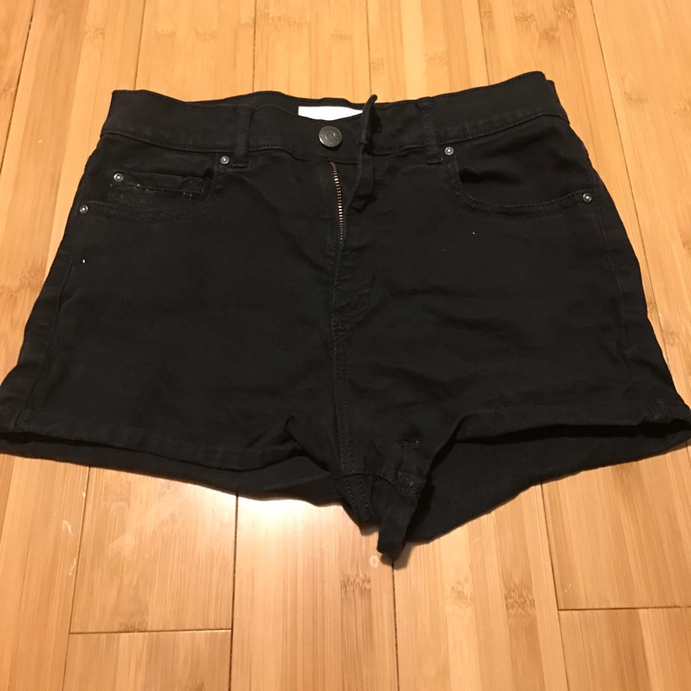 Size 5 high waisted stretch jean shorts black