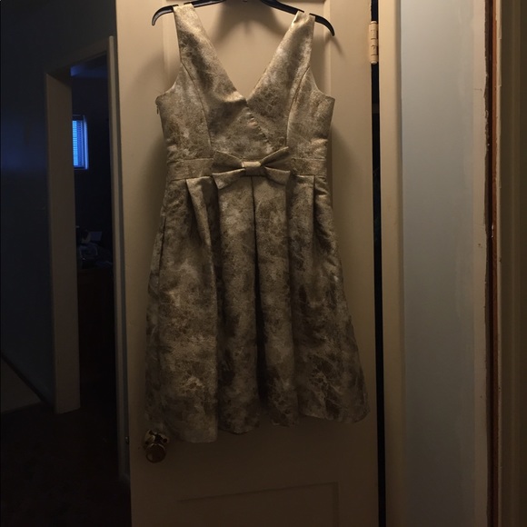 Gold metallic dress - Picture 2 of 4