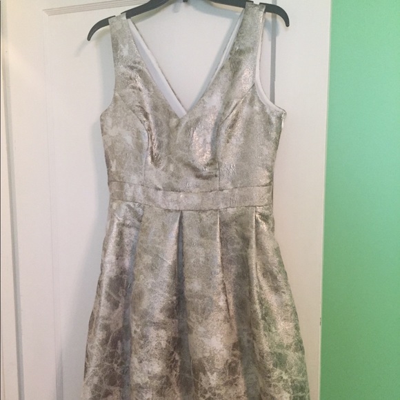 Gold metallic dress - Picture 3 of 4