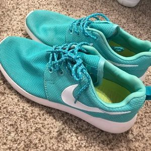 Teal Nike Roshe style shoes