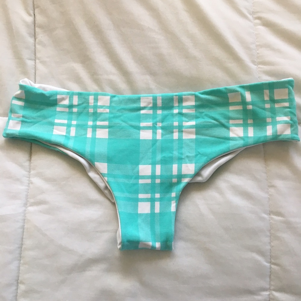 Reversible San Lorenzo cheeky bottom