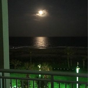 Meet your Posher, Claude