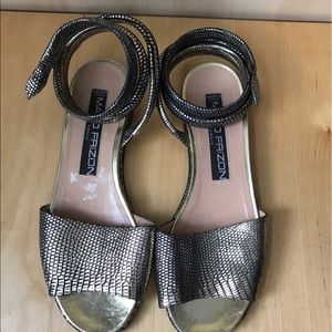 Mauo Frizon gold snakeskin flat sandals size6 1/2