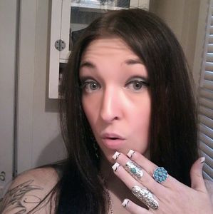 Meet your Posher, Jillian