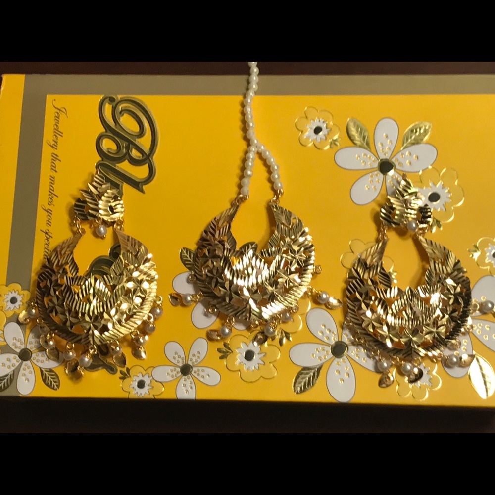 Earrings and Tikka Set