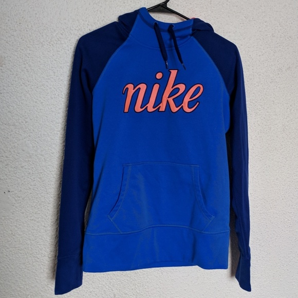 Nike Tops - Nike sweatshirt