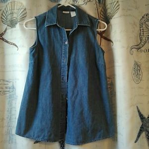 Sleeveless denim shirt