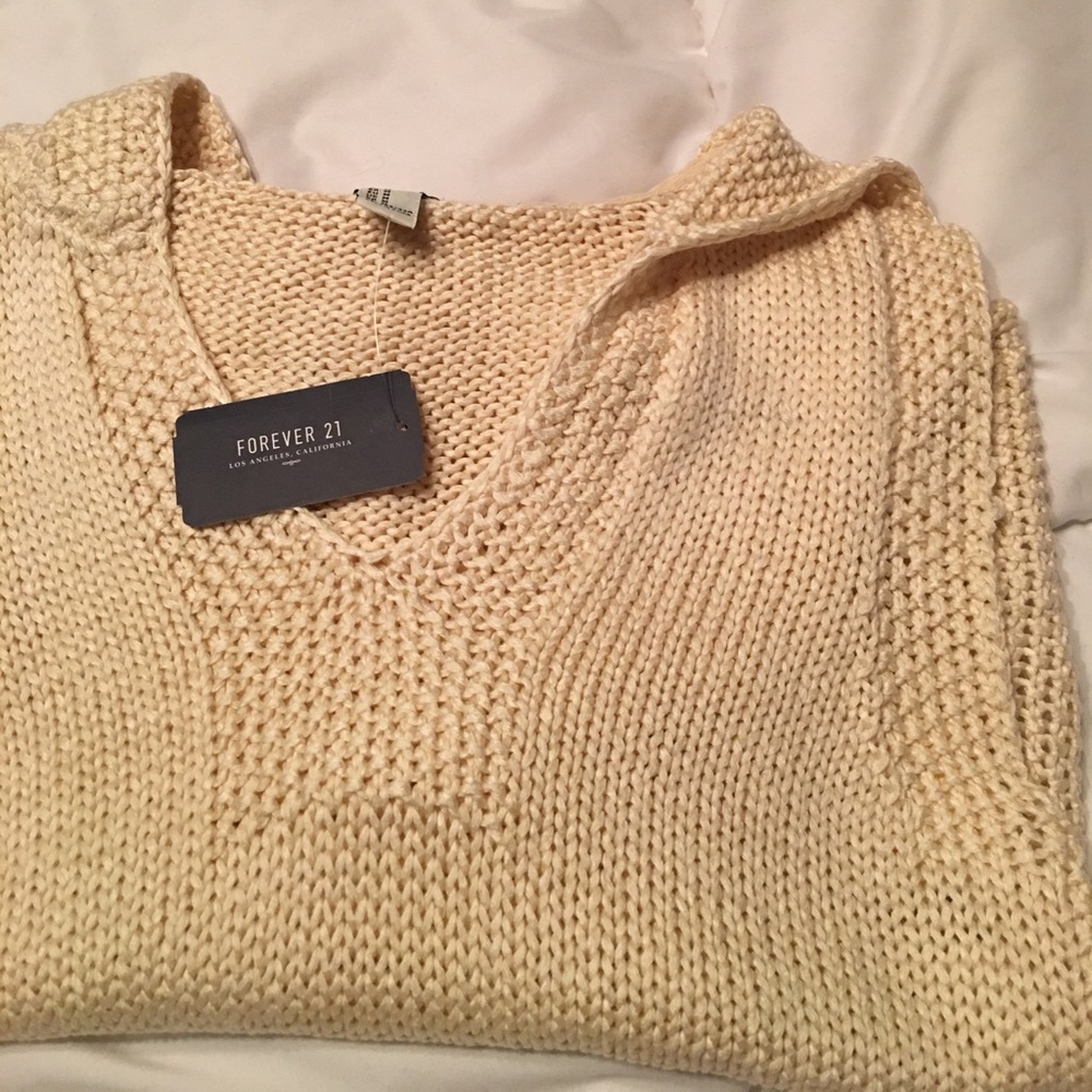 NWT sleeveless sweater