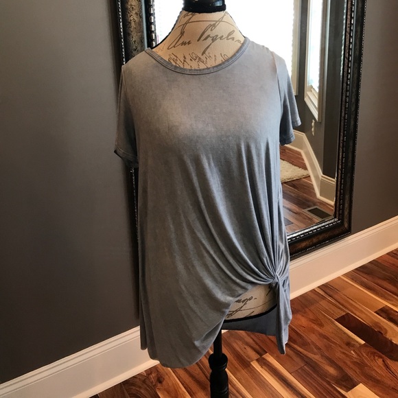 Tops - 🌻🍁🍁Steel Grey Front Twist Top