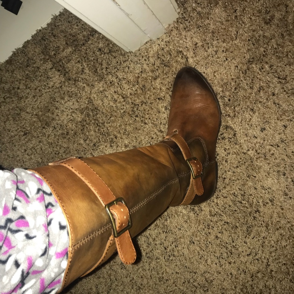 Gianni Bini Leather Boots - Picture 6 of 7