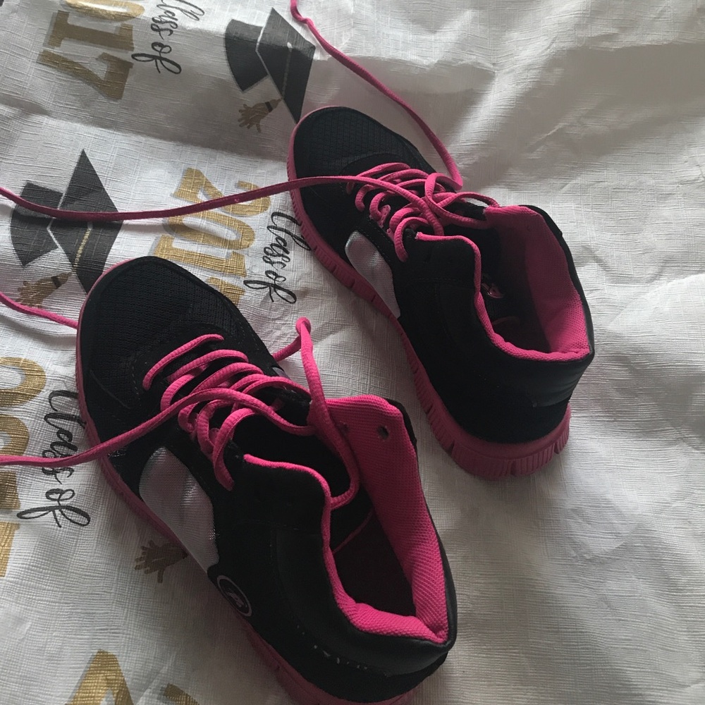 🆑 2 for $10 Athletic Shoes 👟