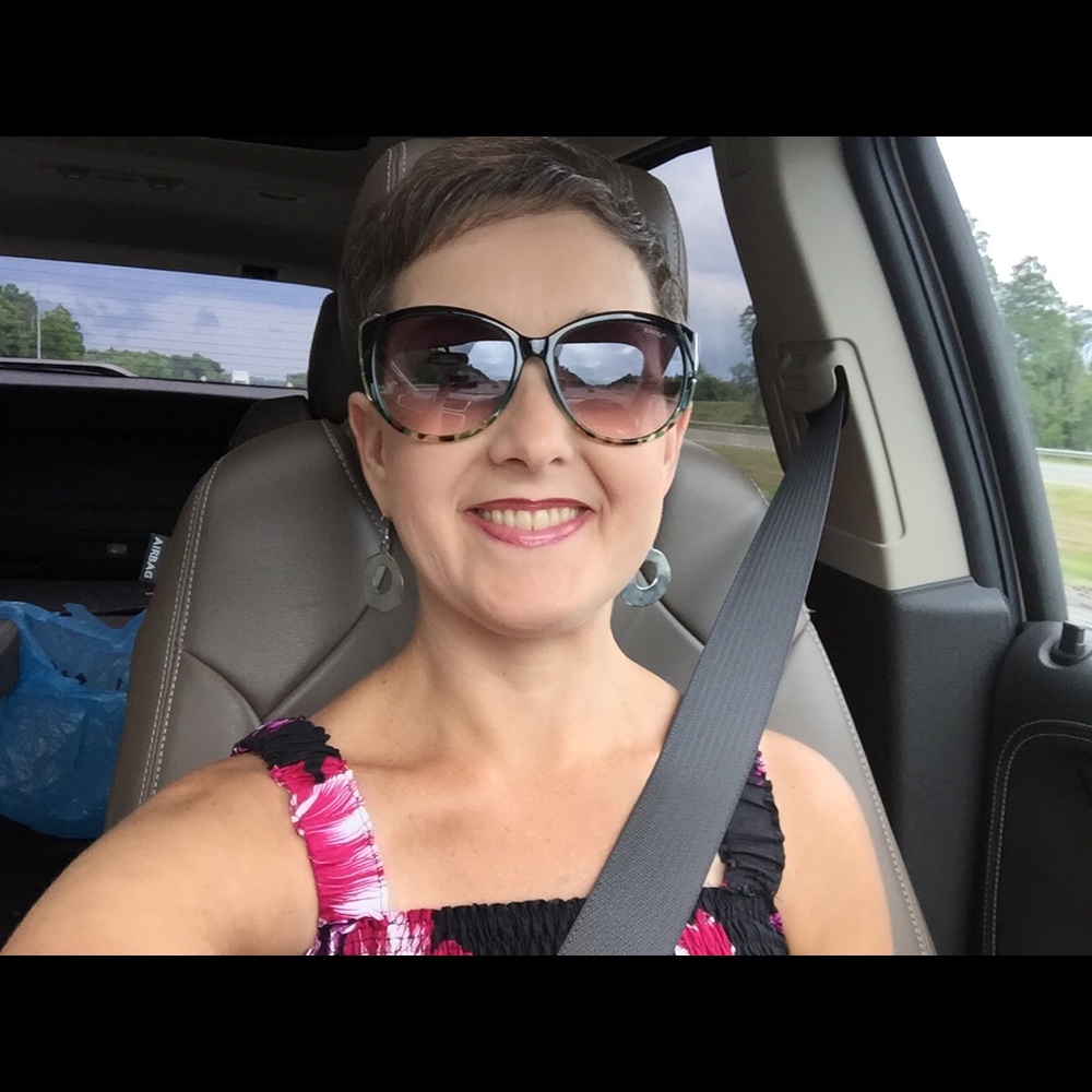 Meet your Posher, Tonia