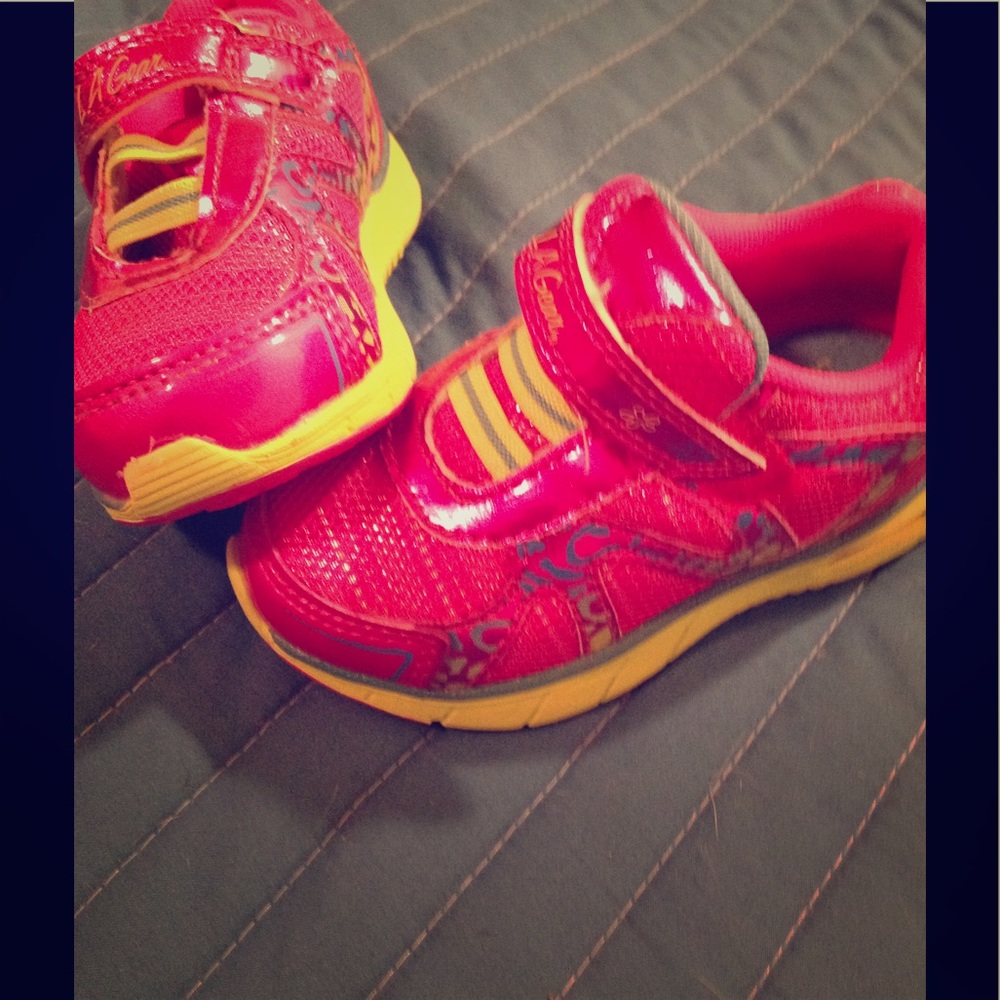 L.A. Gear toddler girl sneakers