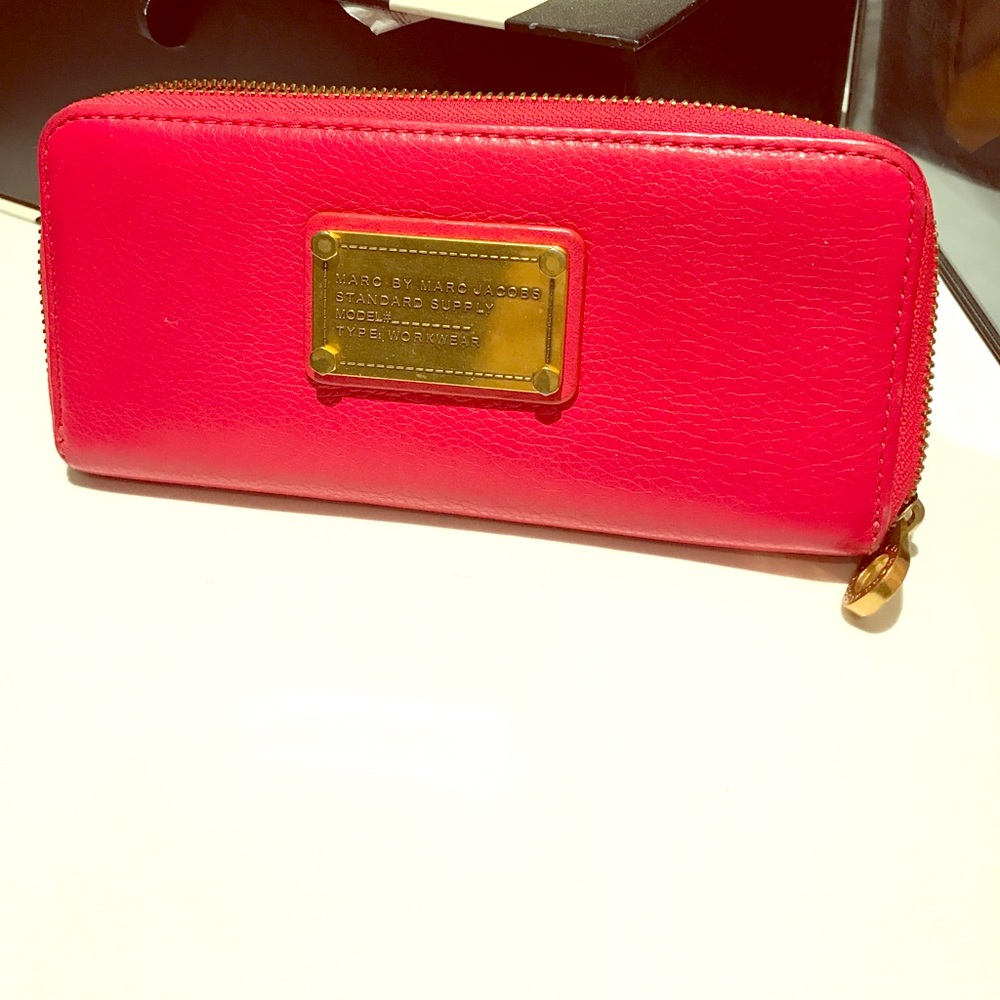 Red Marc jacobs wallet in PERFECT condition!!