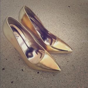 Gold shoes