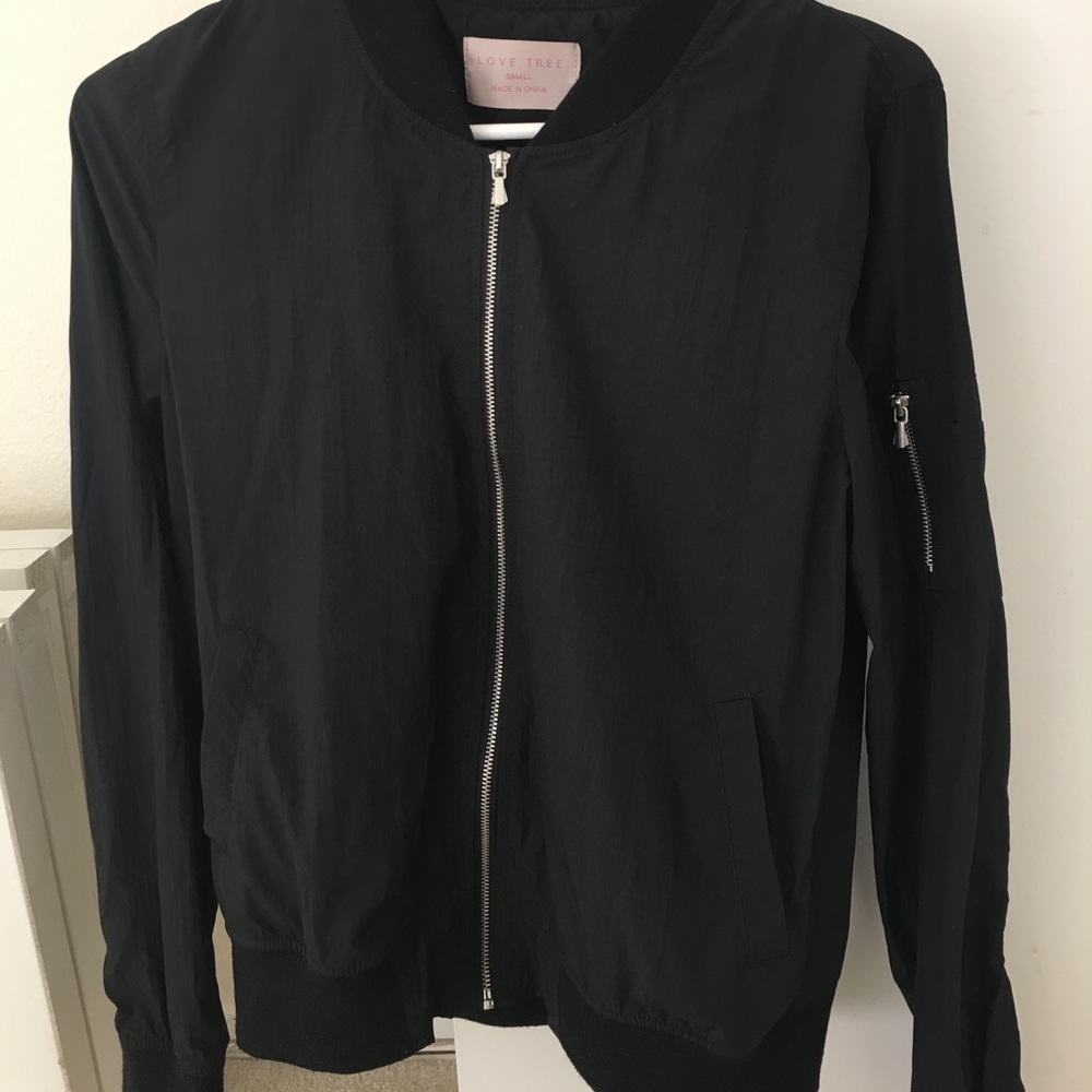 Light black bomber jacket