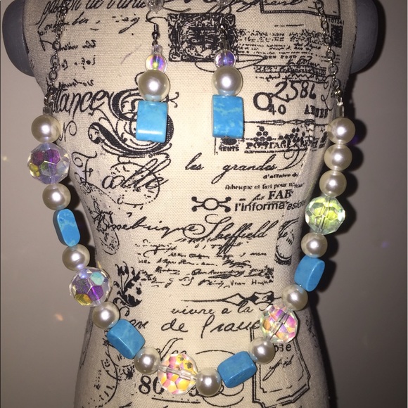 Turquoise and Crystal necklace set - Picture 1 of 4