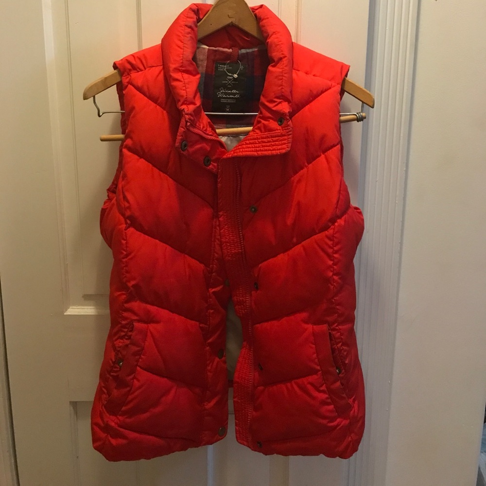 Red/orange Gap vest