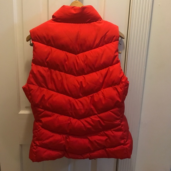 Red/orange Gap vest - Picture 4 of 4