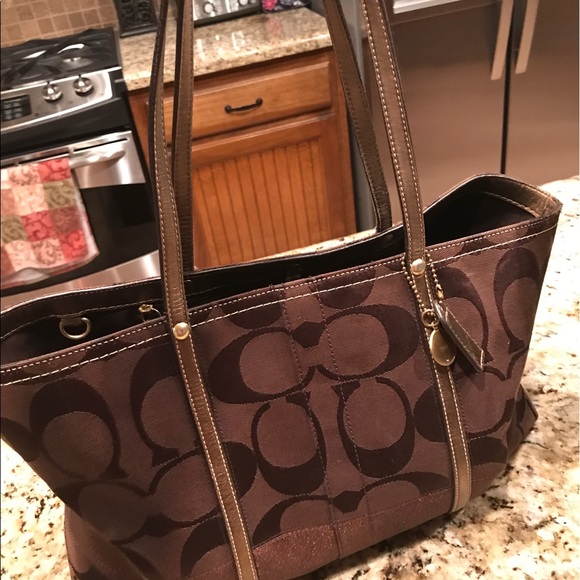 Coach Handbags - Coach Tote